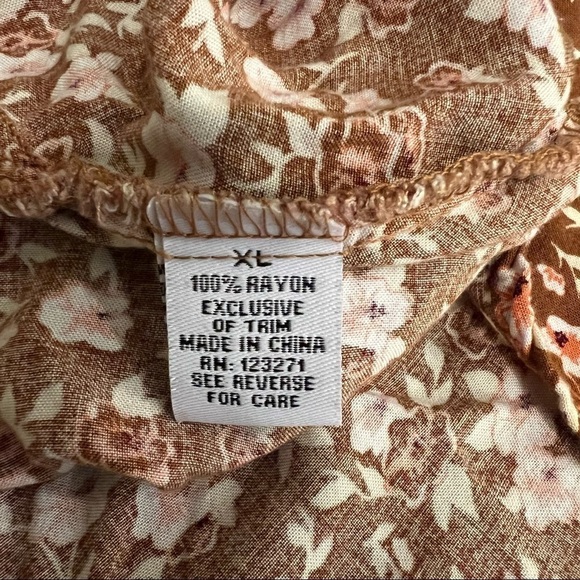 Vine & Valley smocked bodice fit and flare dress, floral print, fits a size S - Picture 7 of 13